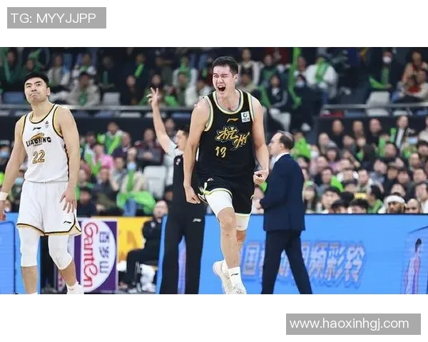 辽宁男篮大胜击败浙江队，斩获五连胜引领CBA榜首